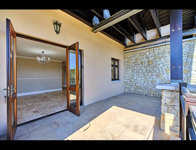 2 BEDROOM APARTMENT FOR SALE IN WATERFALL HILLS MATURE LIFESTYLE ESTATE